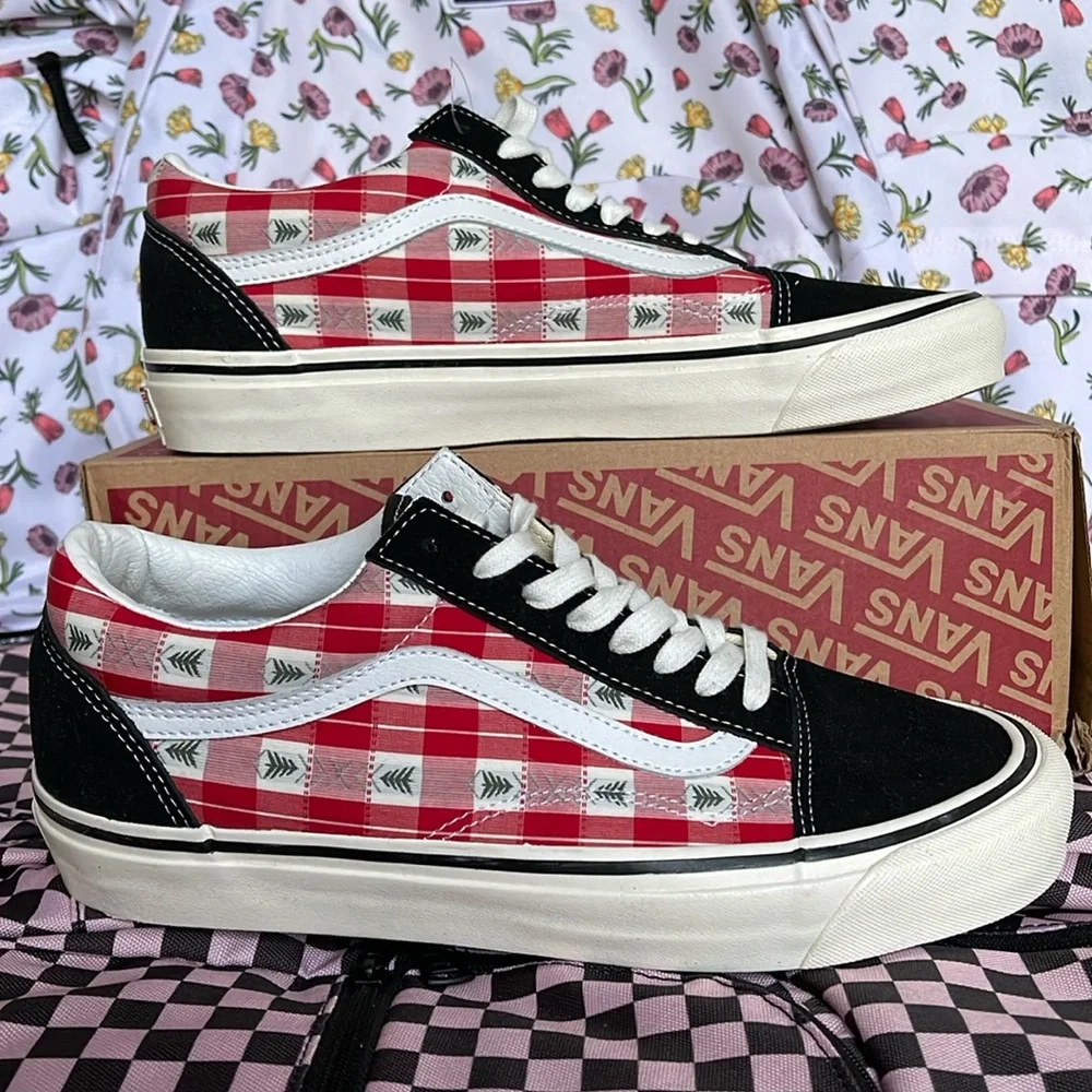 Vans Men’s Old Skool 36 D
Anaheim Factory 0g Plaid
VN0A4BW3RED
Sneakers - Picture 1 of 16